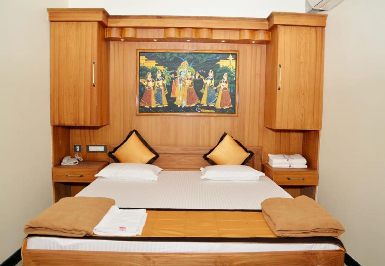 Anandha Grand Lodge Tiruchchendūr Exterior foto